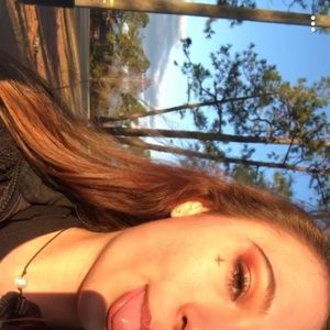 Meet your Posher, Katelyn